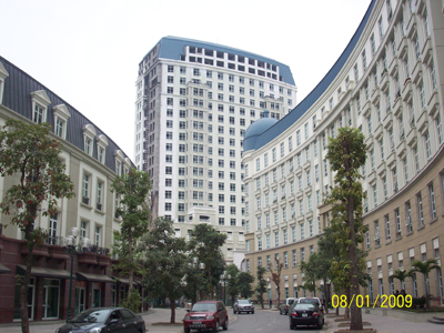 Construction of the roof of The Garden Building